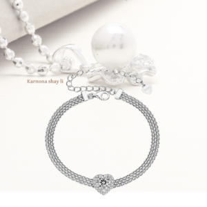 צמיד לב משובץ אבני מעבדה