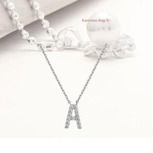 שרשרת אות משובצת אבני מעבדה